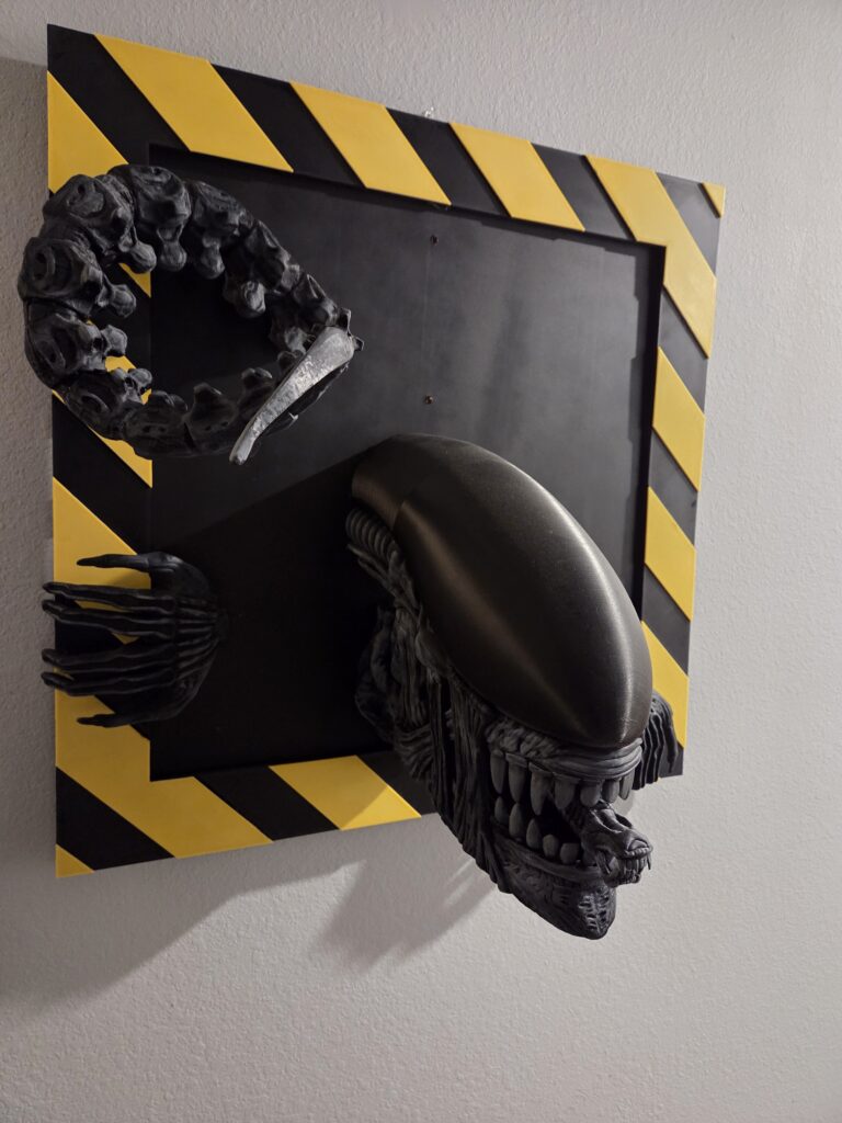 Custom 3d Printed Alien coming out of the wall